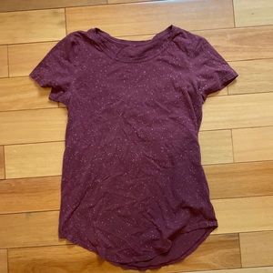 LULULEMON T-SHIRT